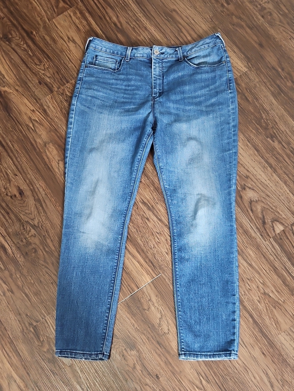 Signature Studio Maddie Vintage Wash Jeans Size 12 Straight Leg